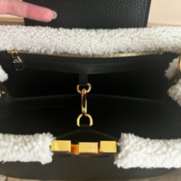 Capucines MM handbag - Louis Vuitton - Picture 3 of 11